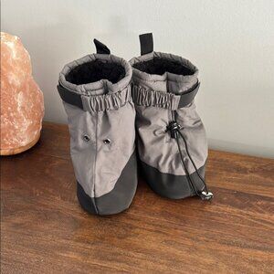 Calikids Gray and Black Booties